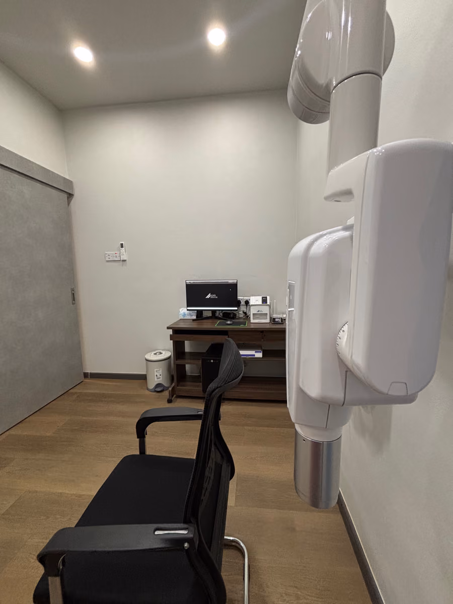 Glow Dental Bintulu dental X-ray and imaging room